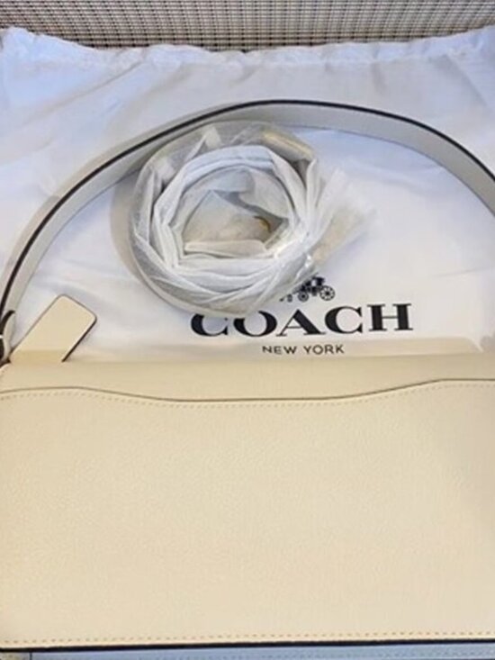 Coach Ivory Leather Shoulder Bag with Gold Accents - Picture 2 of 6